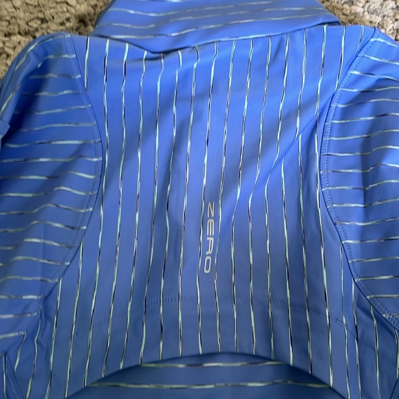 NWT Zero Gravity 1/4 zip mock size S - Picture 4 of 4